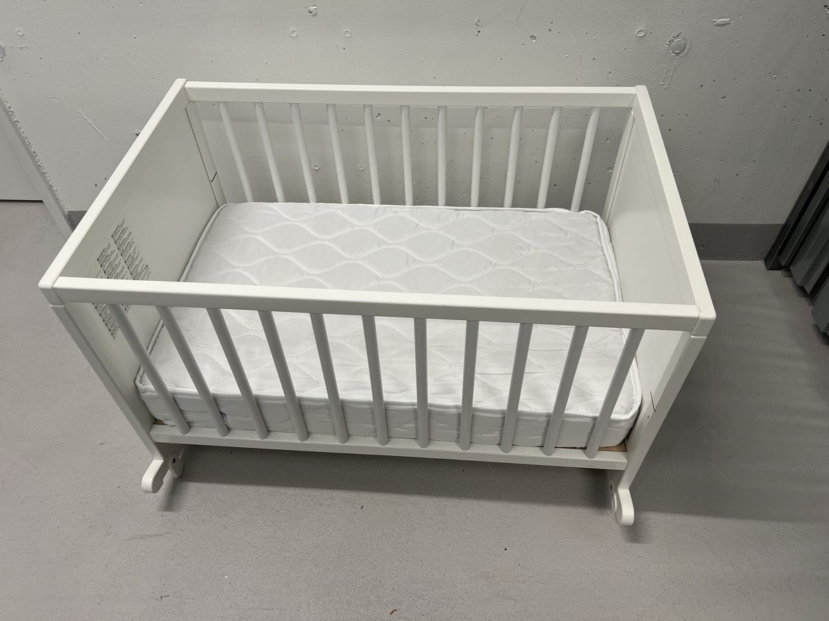 Ikea Culle: Baby crib wood – Usato da Wallisellen venduto da bar_tn5h