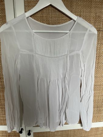 Schöne leichte Sommerbluse