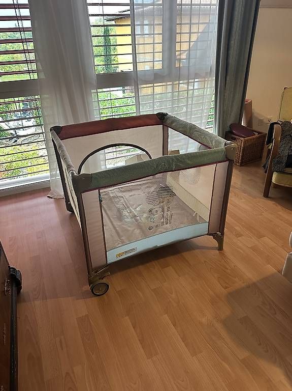 Lauf- & Sicherungsgitter: Parc pour bébé pliable – Gebraucht aus Orbe von sap_7vsl 2