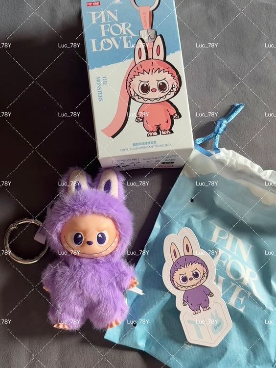 100% ORIGINAL Labubu V4 „Pin for Love – T“ (Neu und originalverpackt ...