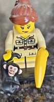 LEGO Minifigur Dschungelforscherin mit Affe