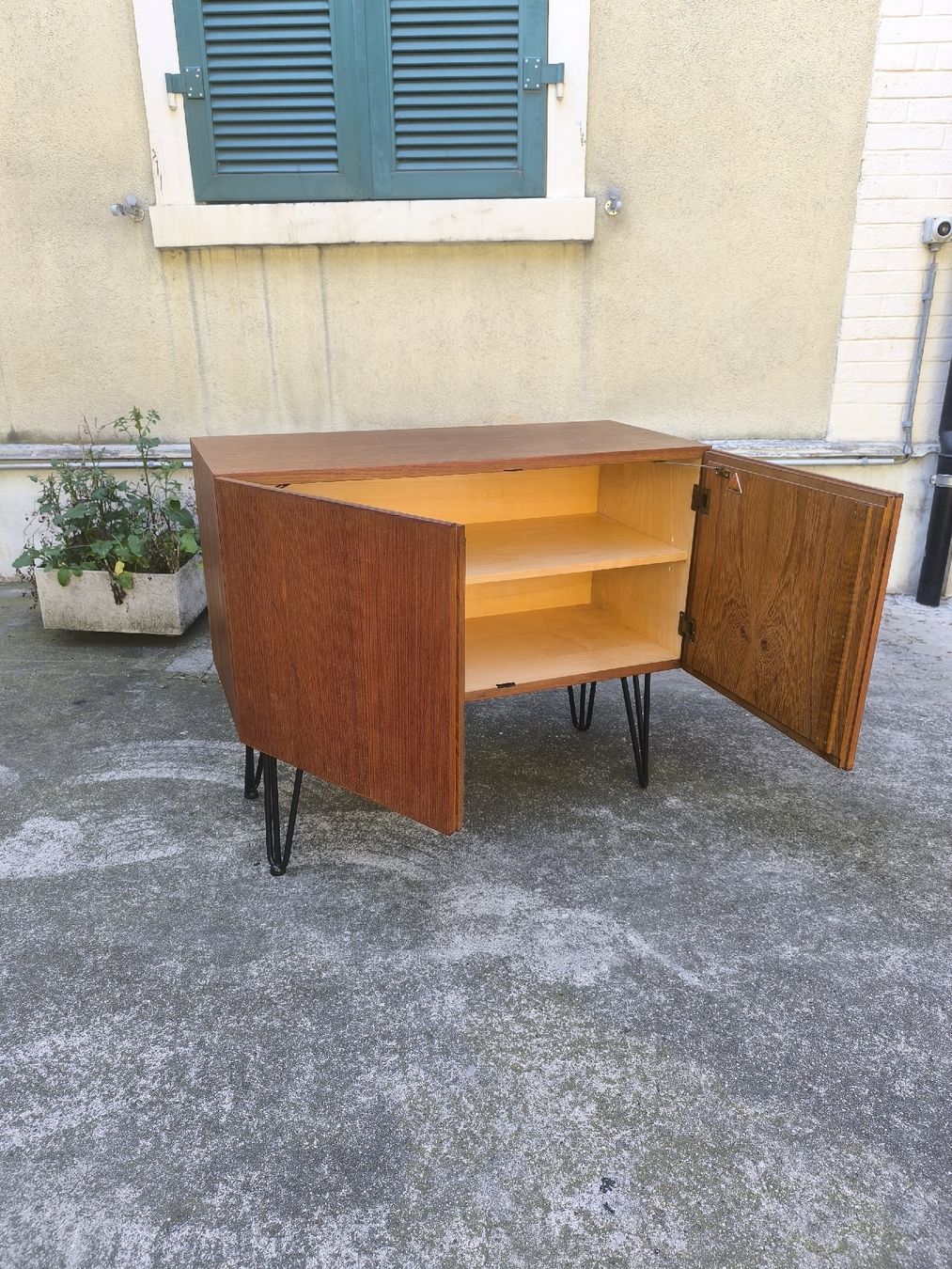 Kommoden: Kommode Swiss Form in Teak – Gebraucht aus Basel von Patts_Lampenfieber 5
