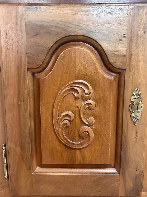 Kommoden: Vintage Barock Nussbaum Sideboard von Fässler – Gebraucht aus Obernau von Arche_Noah_Brocki 7