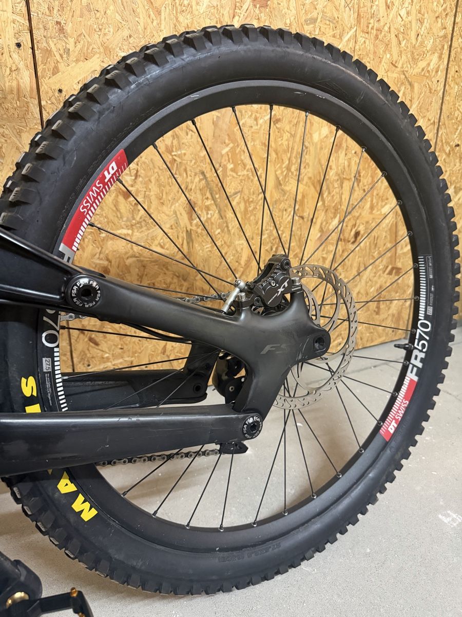 Specialized Biciclette: Specialized voll carbon downhill bike – Usato da Reinach AG venduto da Undercover162 2