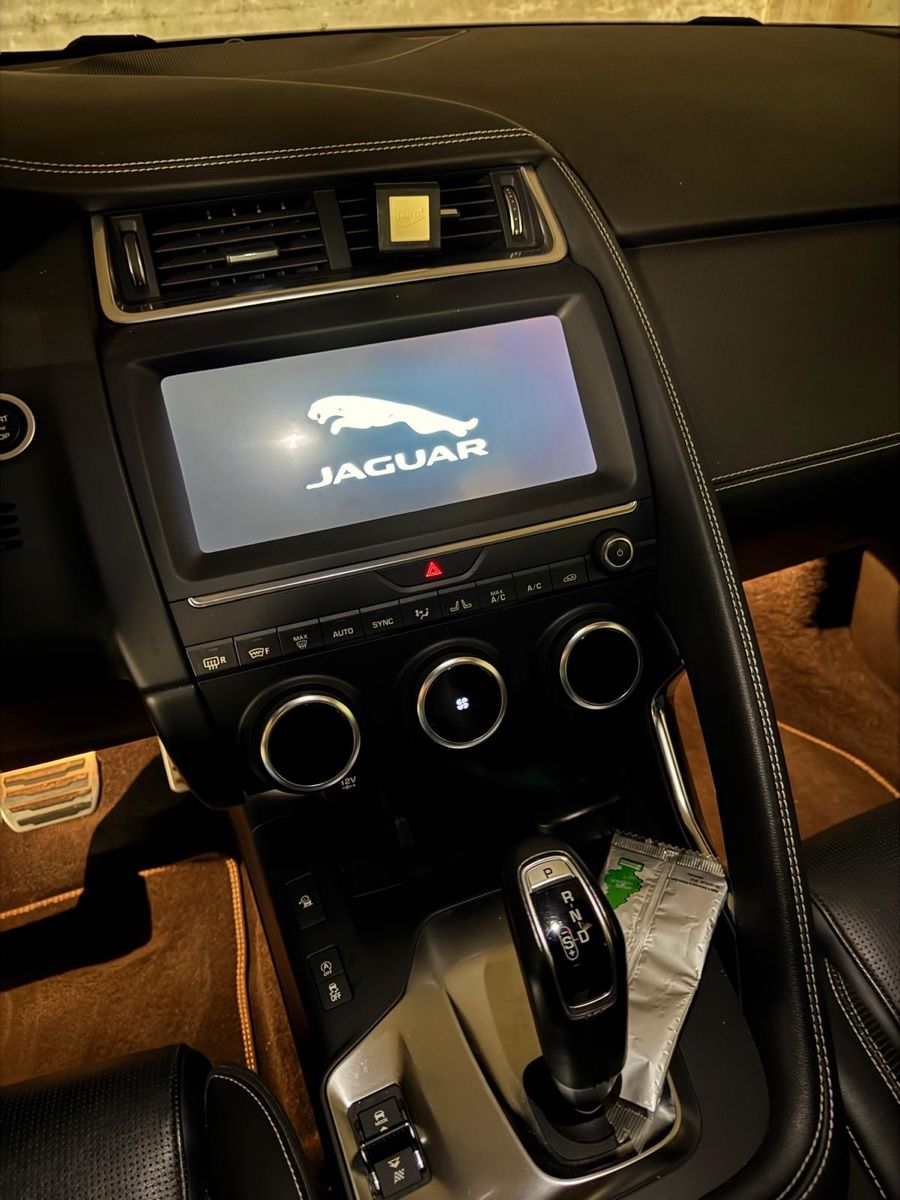 Jaguar Automobili: Jaguar E-Pace P250 AWD – Usato da Bern venduto da Rafa-C 3