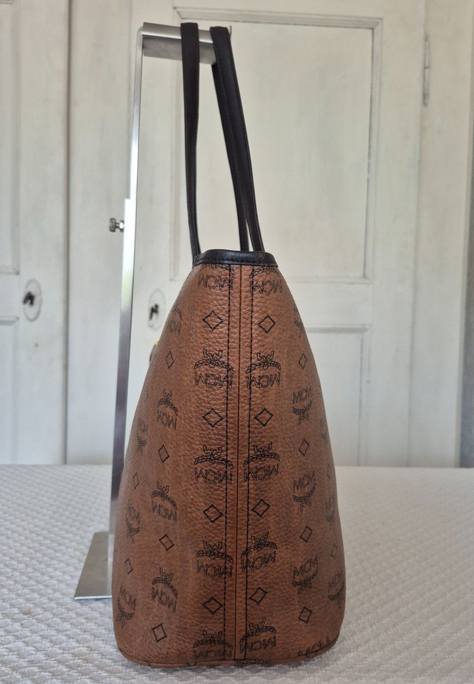 Mcm Borse da donna: MCM Shopper Size M, mit Dogbone-Anhänger – Usato da Dottikon venduto da Pega7 6