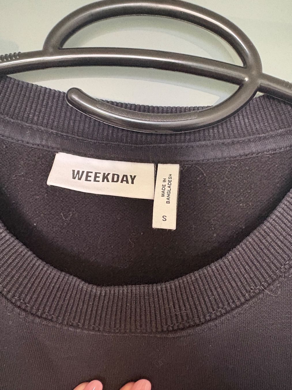 Weekday Maglioni & Felpe: Pullover Weekday schwarz Grösse S – Usato da Rümlang venduto da Jenni.21 1