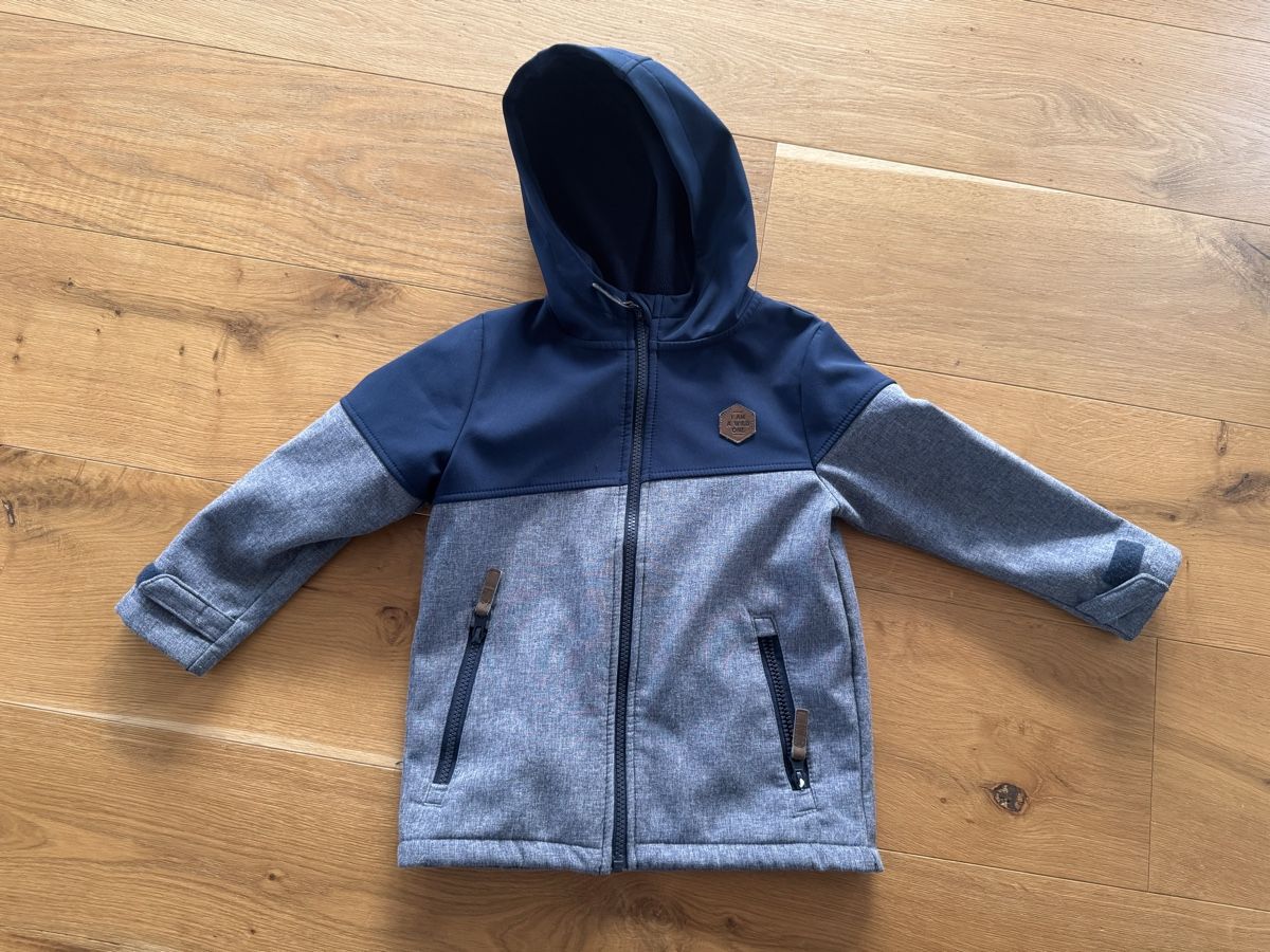 Jacken & Mäntel: Schöne Softshelljacke Grösse 110, super Zustand – Gebraucht aus Oltingen von Funnyface