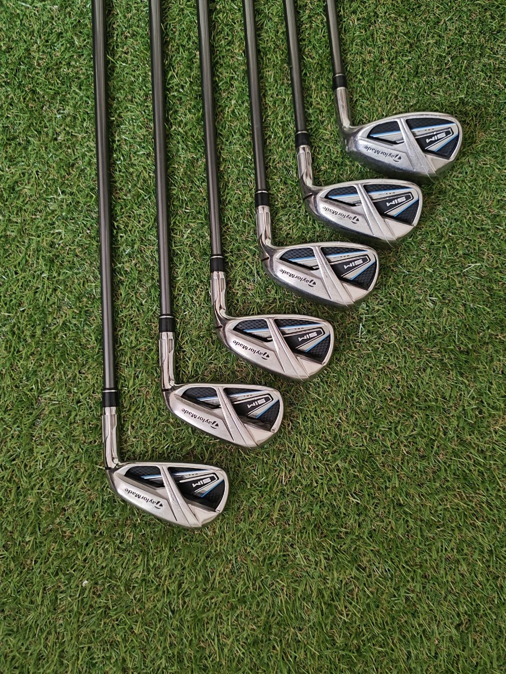 Taylor Made Clubs & Sets: TaylorMade SIM MAX Eisen 6-SW, Graphitschaft TM60 Regular – D'occasion à Uerikon par Chreggus_Golfshop