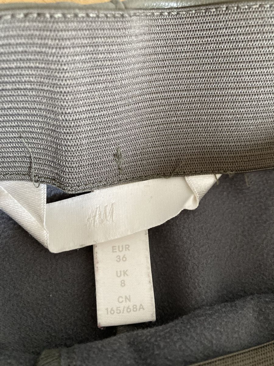 Pantaloni: Hose Kunstleder Damen Gr 36 – Usato da Rickenbach ZH venduto da Vanijo 2