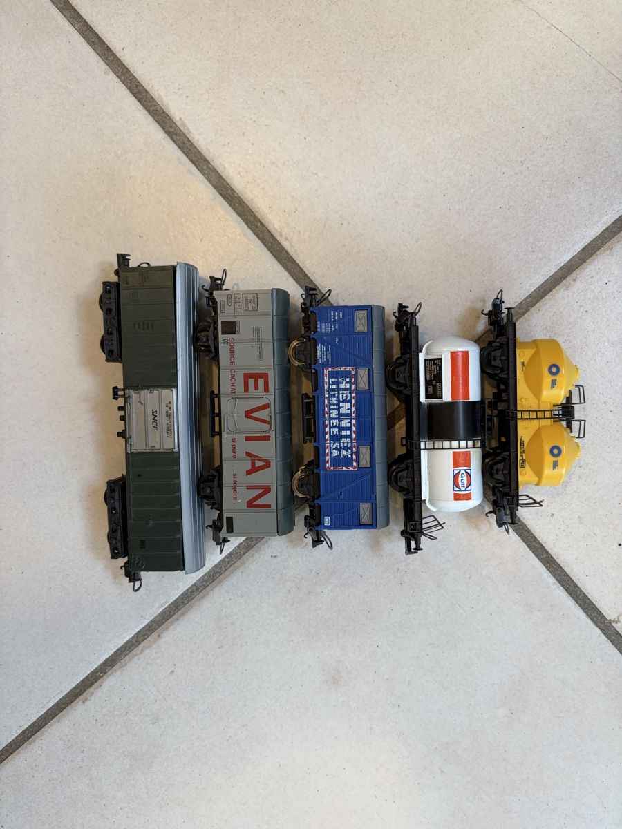 Lima Modelleisenbahnen: Lima Güterwagen 5stk. H0 – Gebraucht aus Leissigen von AAA765