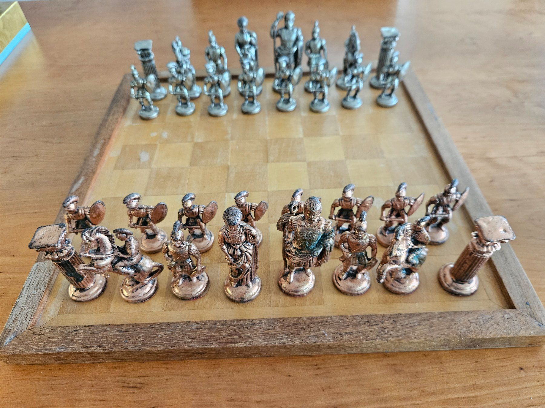 Spiele: Schachfiguren Set Antik  Metall mit Brett – Gebraucht aus Kollbrunn von tsrg2013