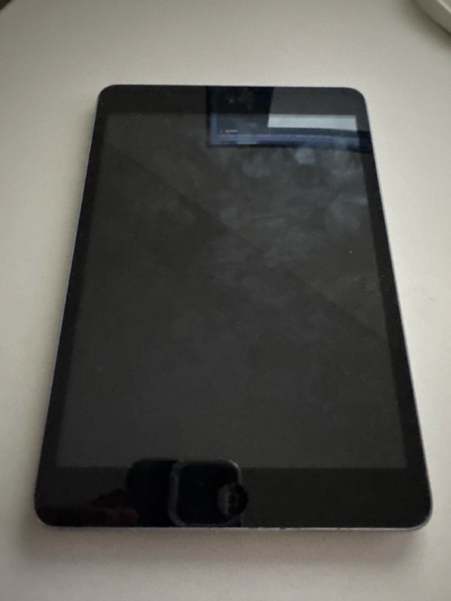Apple Tablet PC: Apple iPad mini A1432 16gb gebraucht Silber  – Usato da Olten venduto da HoYa01 1
