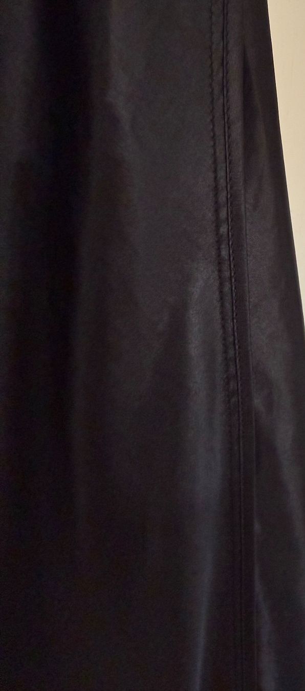 Acne Studios Vestiti: Glänzendes schwarzes Kleid Acne Studios – Usato da Luzern venduto da Mamutpe 2