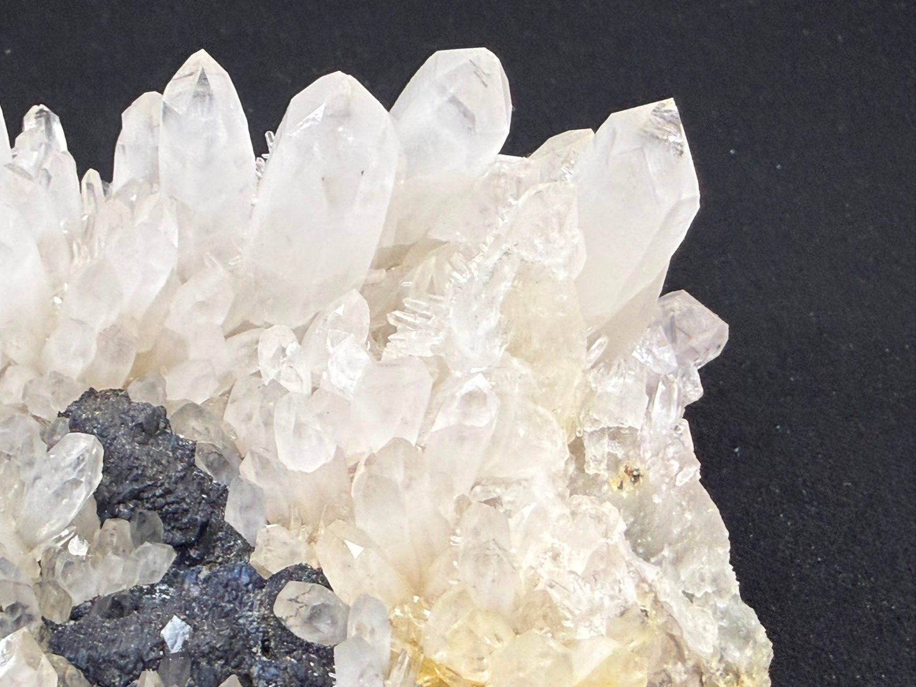 Minerali & Pietre curative: Arsenopyrit auf Quarz – Usato da Schinznach Bad venduto da Demerald 2