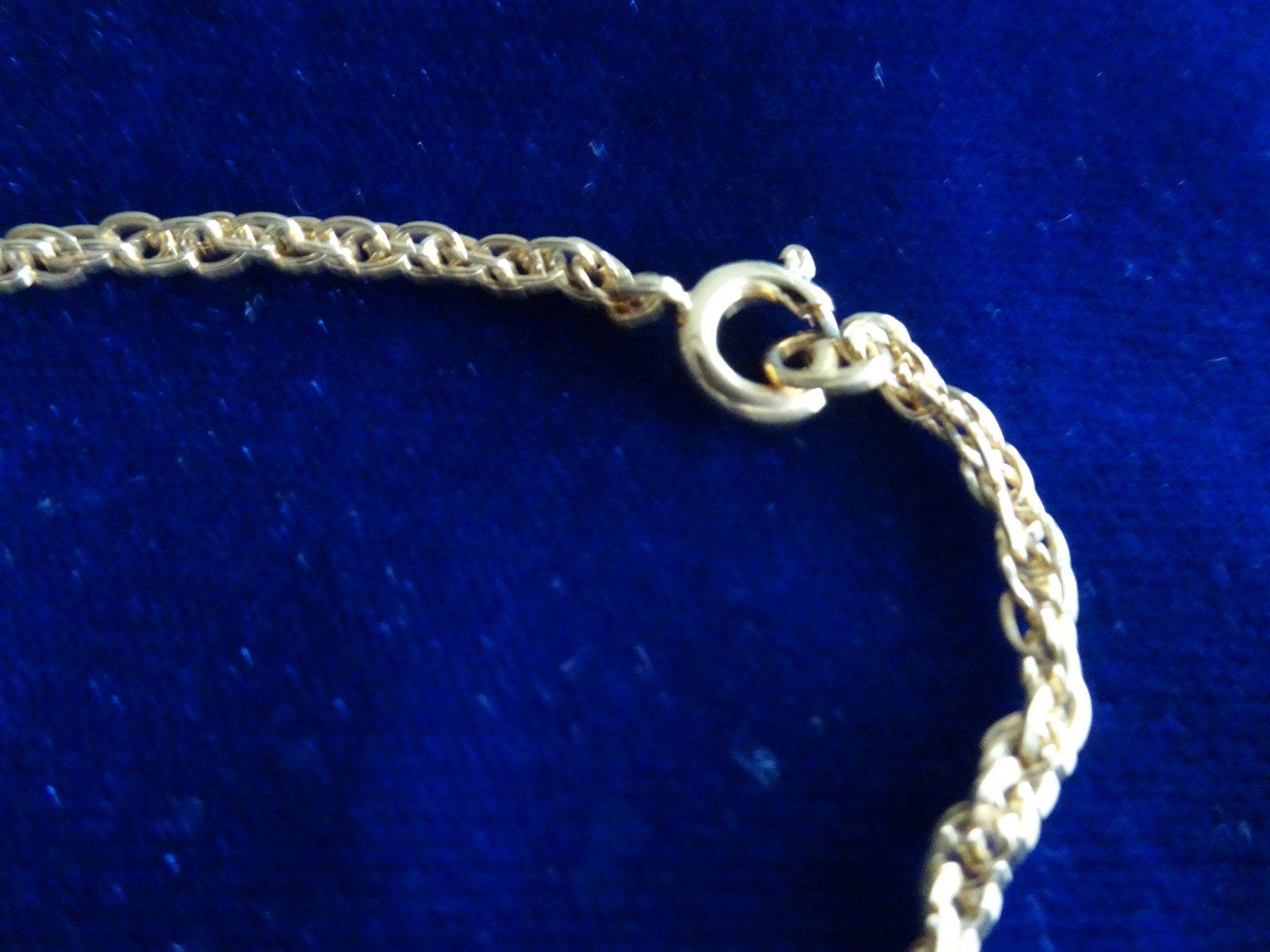 Ciondoli: vergoldeter Anhänger "Love" mit Kette  -  Modeschmuck – Usato da Vitznau venduto da Mina60 3