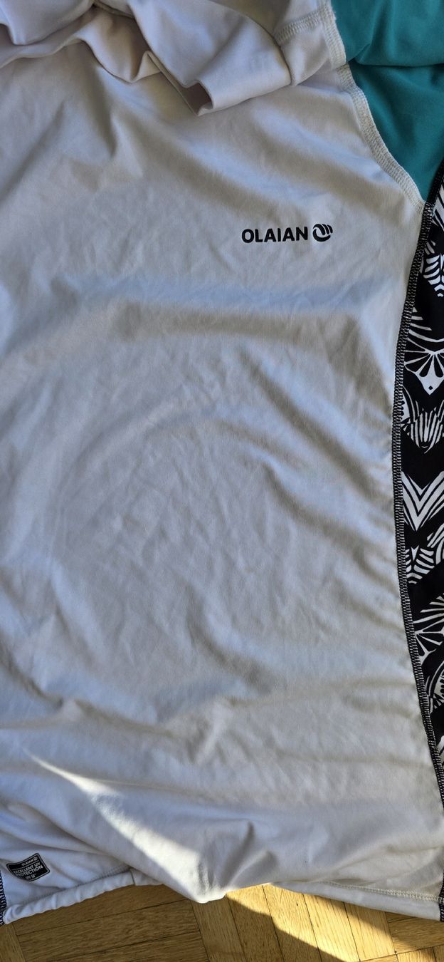 T-shirt: Tshirt de bain anti UV 42 – Usato da Yverdon-les-Bains venduto da van_dq65 9