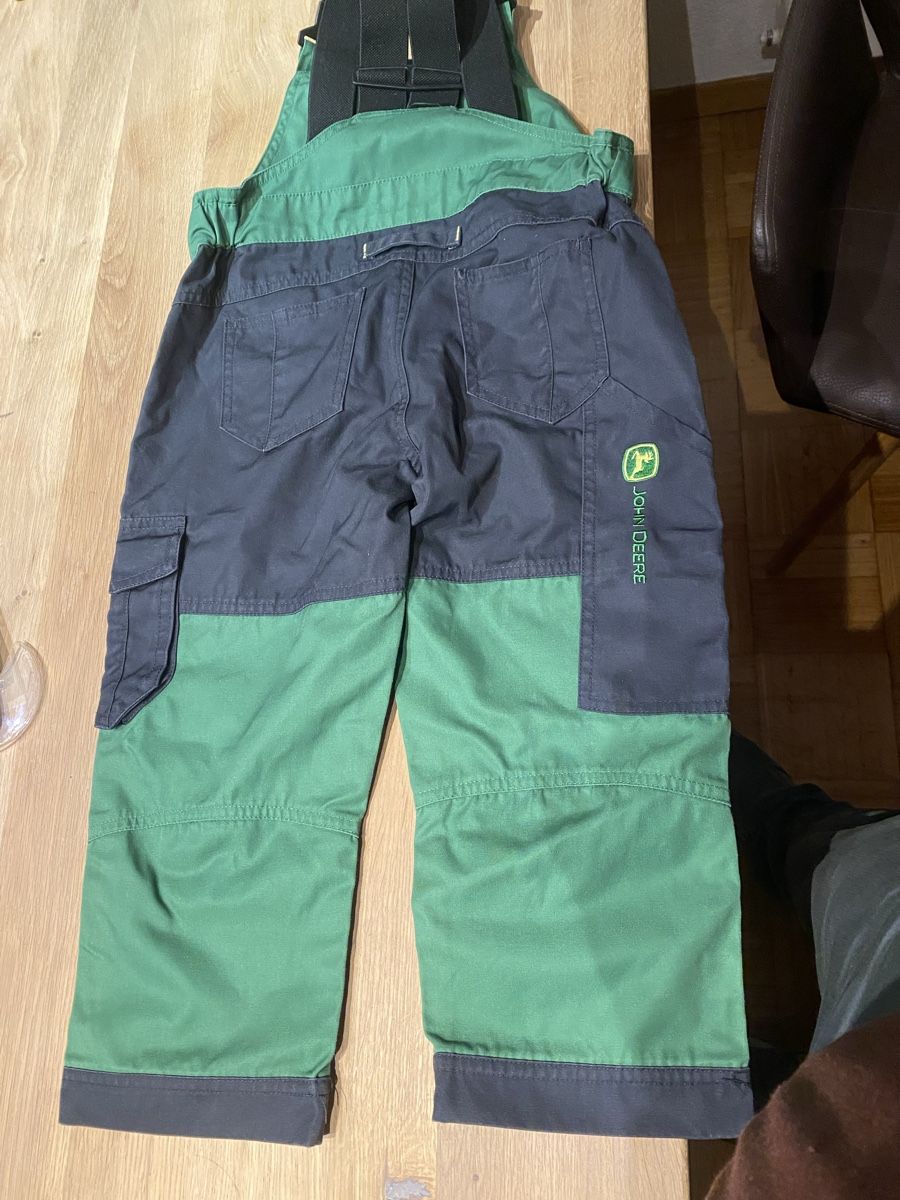 John Deere Pantaloni: John Deere Latzhose für Kinder – Nuovo (secondo la descrizione) da Toffen venduto da Christof82 1