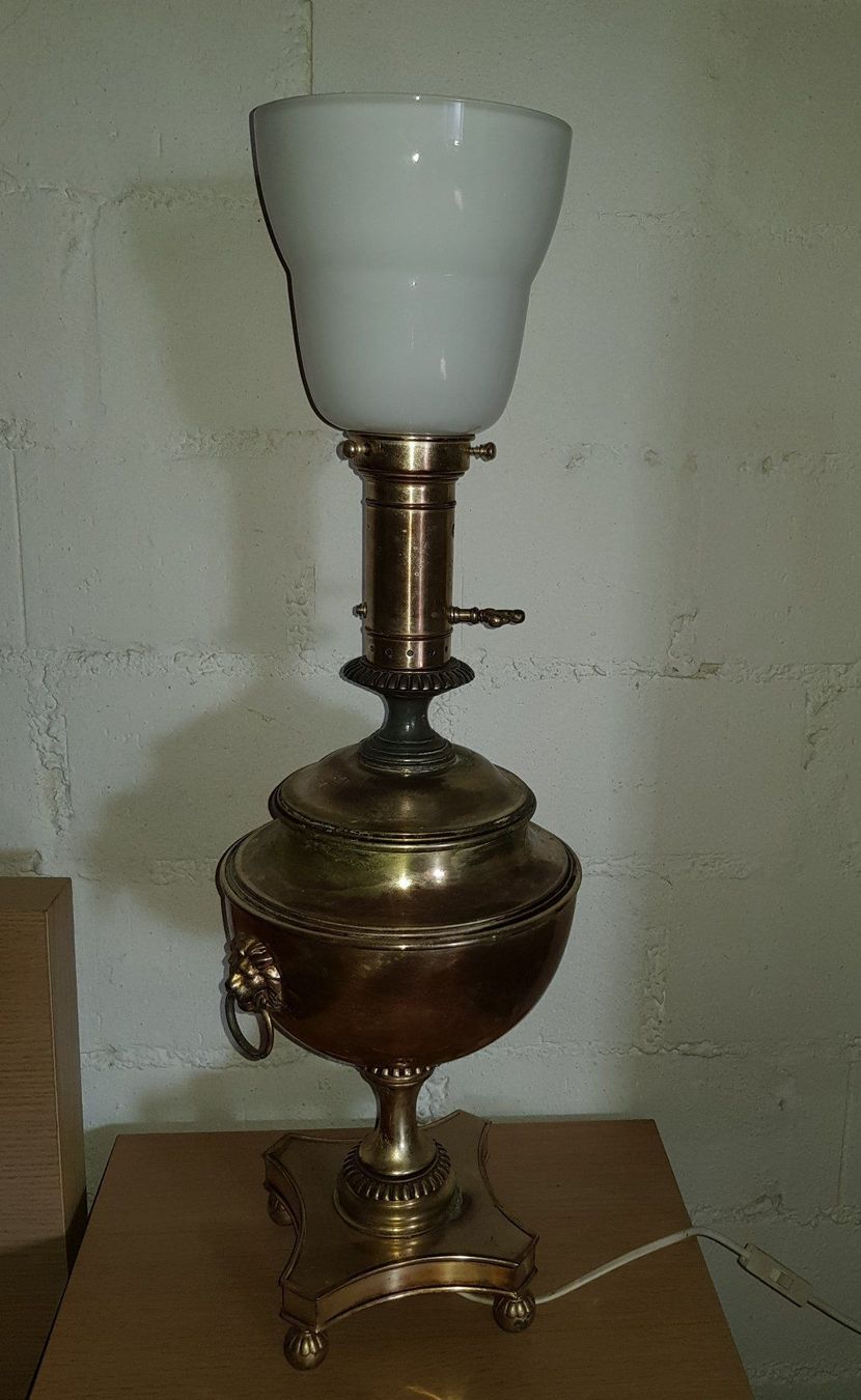 Lampade: Lampe Löwenköpfe antik – Usato da Seedorf BE venduto da Stibutz 1