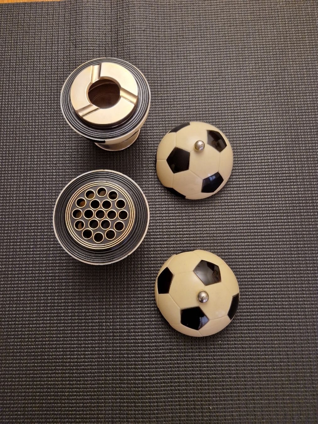 Portacenere: Fussball Vintage Aschenbecher / Zigarettenhalter – Usato da Fislisbach venduto da mka_km8f 3