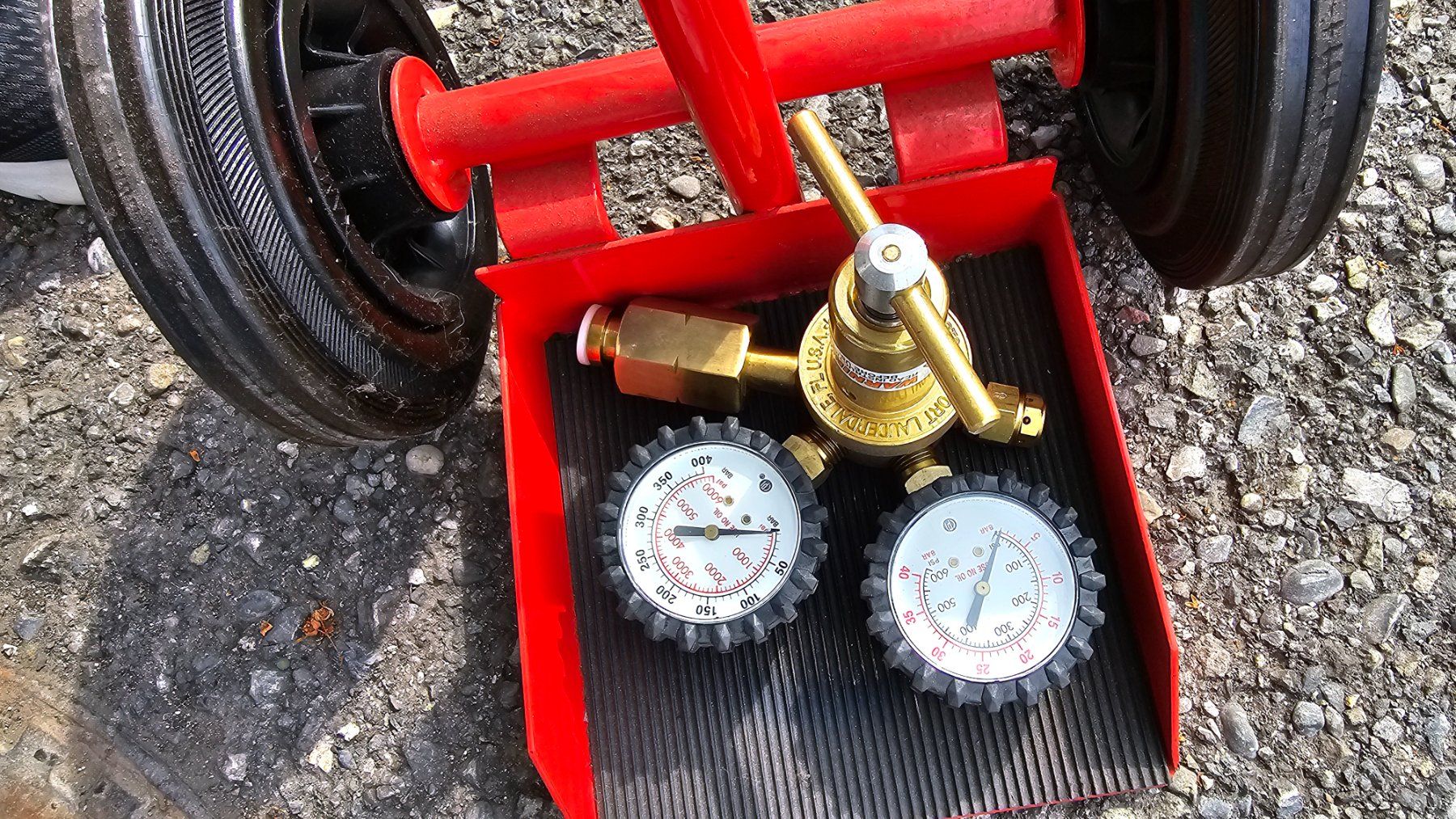 Tous les outils: Gasflaschen Wagen – D'occasion à Adliswil par Butler 1