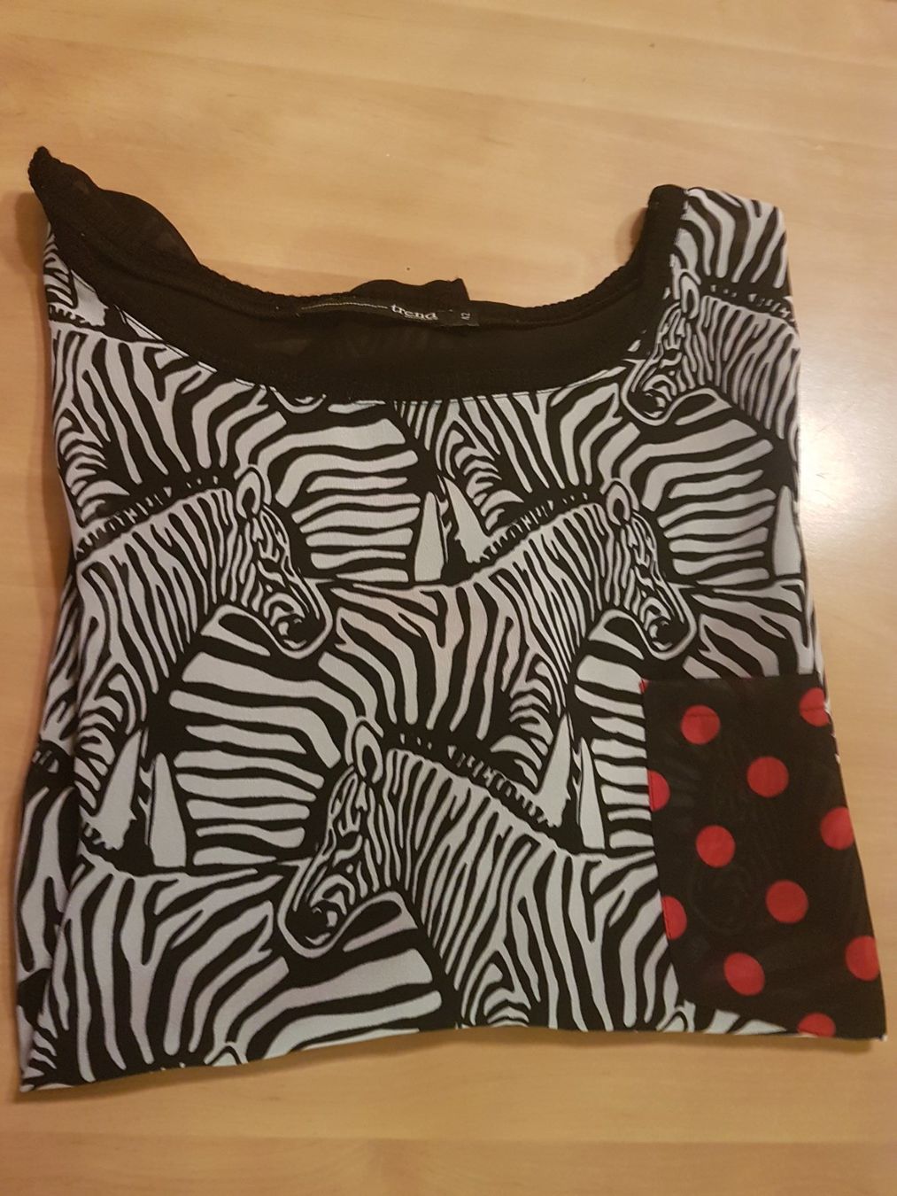 T-shirt: T-shirt zèbre taille 42 marque Trend – Usato da Villiers venduto da san_jn5w 8
