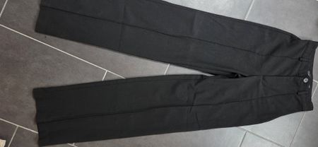 Hose Pull& Bear Gr. XS