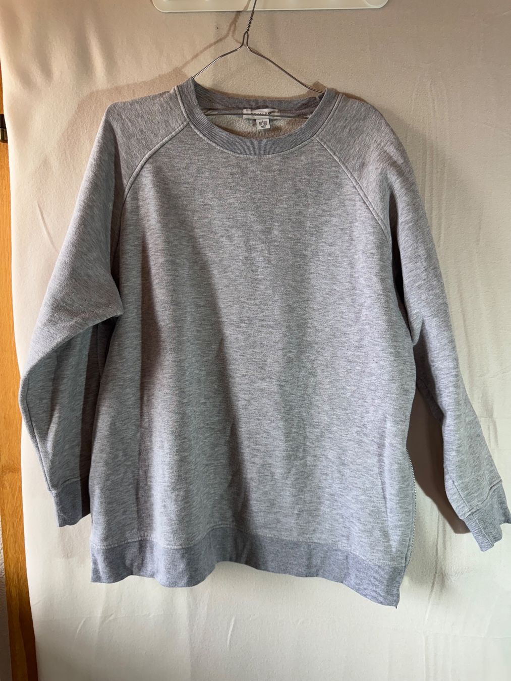 Maglioni & Felpe: Grauer Pullover von Primark Gr. L – Usato da Grosswangen venduto da SALE_SALE_SALE