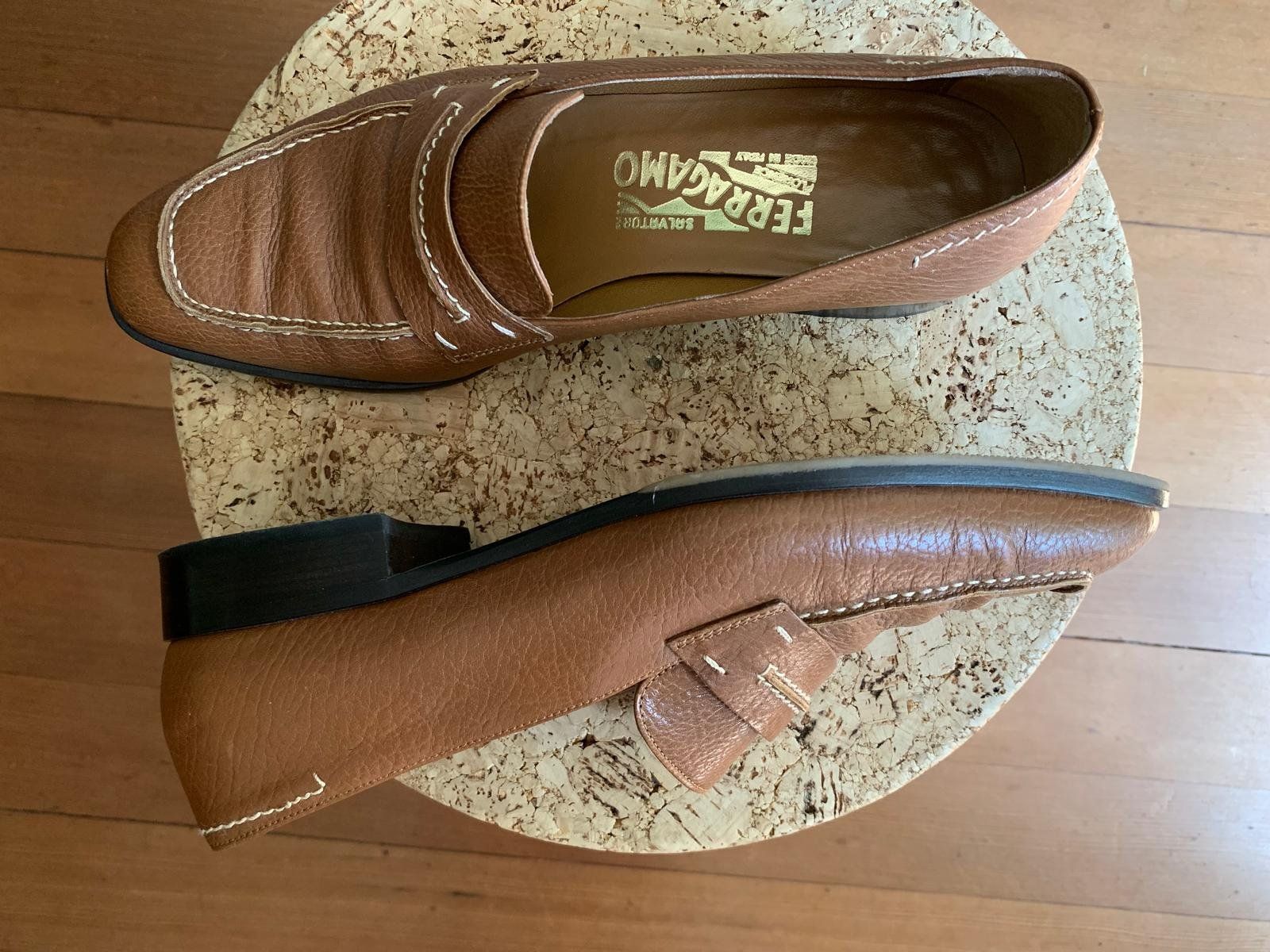 Salvatore Ferragamo Scarpe da donna: Ferragamo Damen Loafer hellbraun, Grösse 8/39 – Usato da Zürich venduto da RM123 1