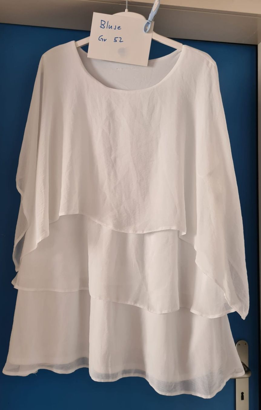 Blusen: Bluse weiss Grösse 52 – Gebraucht aus Heiligkreuz (Mels) von Vicuna_1991
