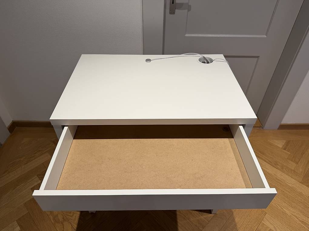 Ikea Schreibtische: IKEA MICKE Schreibtisch weiss – Gebraucht aus Zürich von kil_22my 2