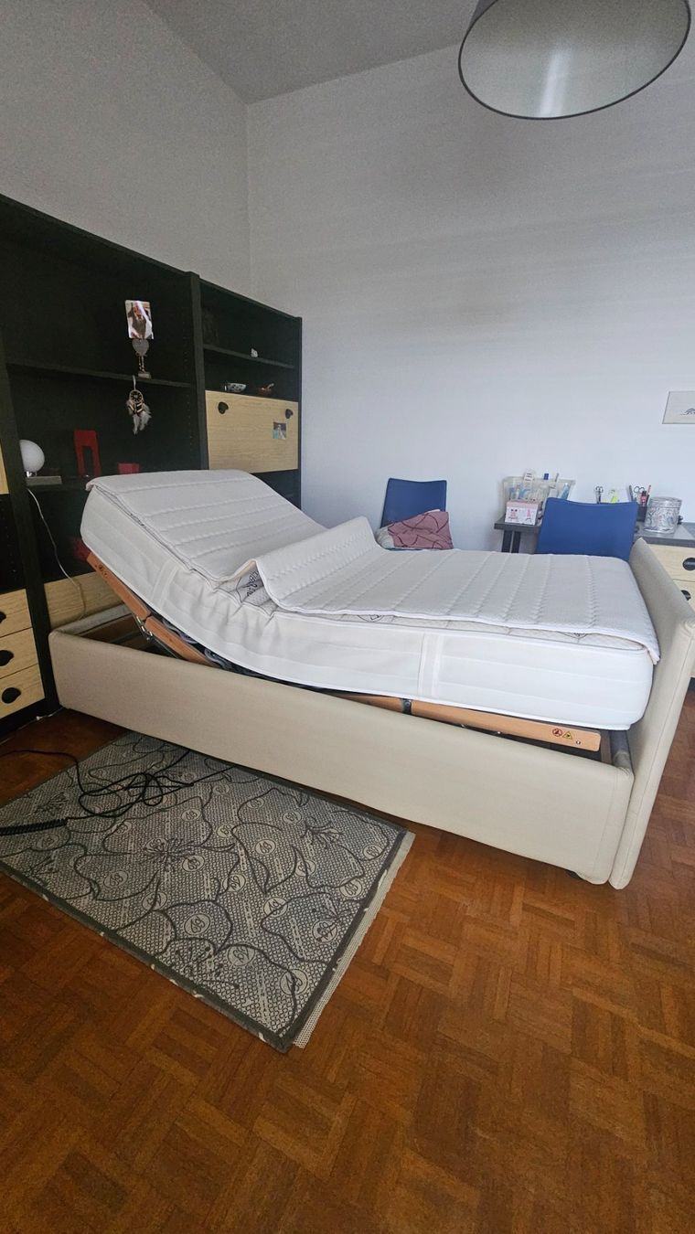 Matelas: Letto sanitario con telecomando e materasso – D'occasion à Arzo par pat_6swy 3