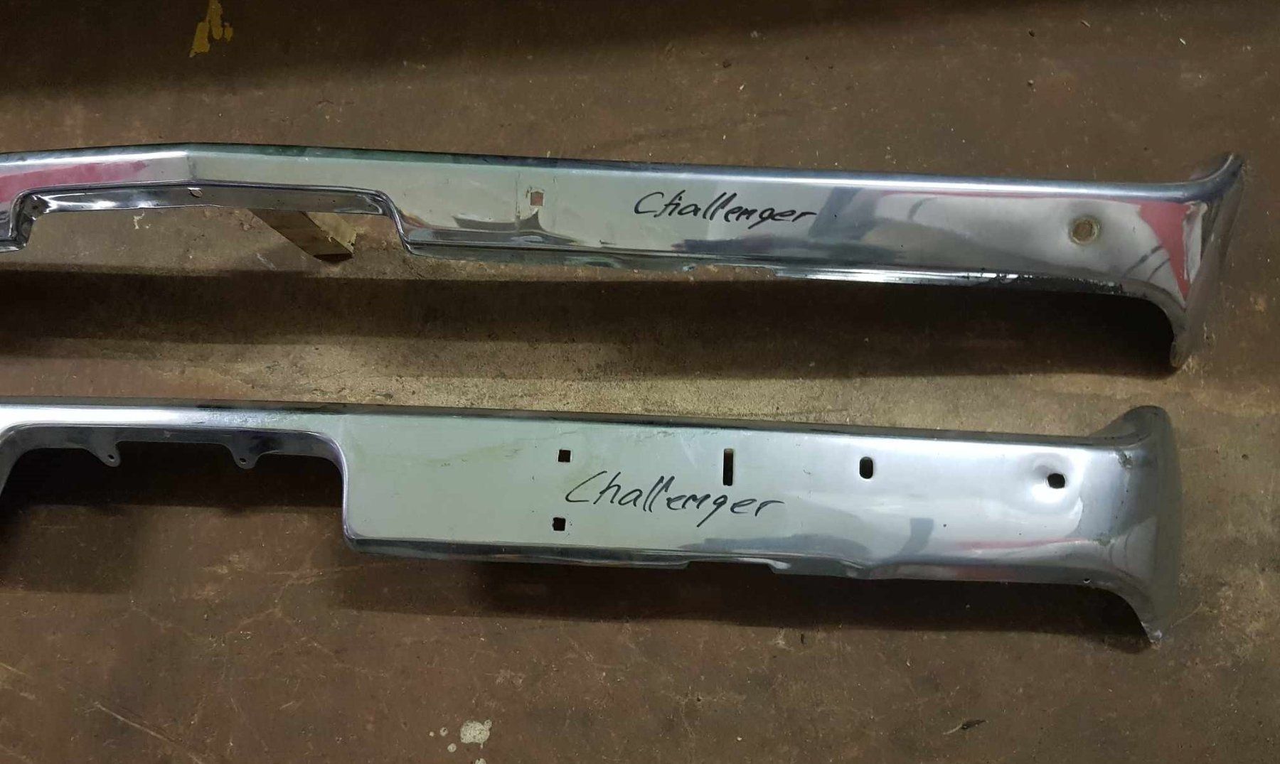 Dodge Tutti pezzi di ricambio auto: Dodge Challenger Stossstangen – Usato da Niedergösgen venduto da usc_tt5r 3