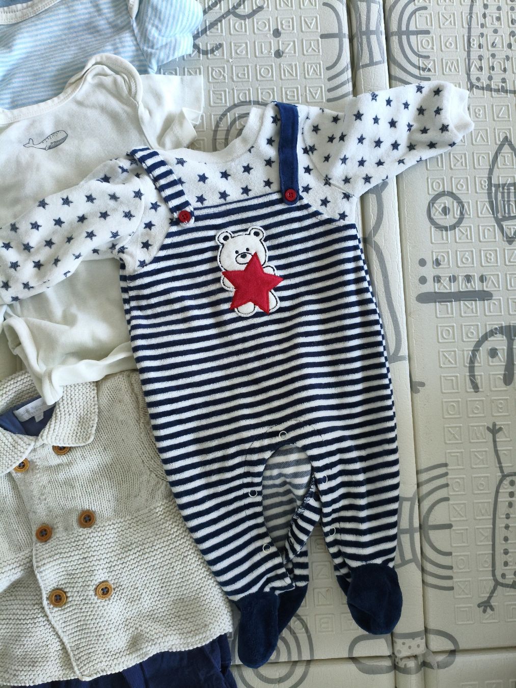 Lotti & Set di vestiti: vestiti da bambino – Usato da Locarno venduto da sca_8bh7 5