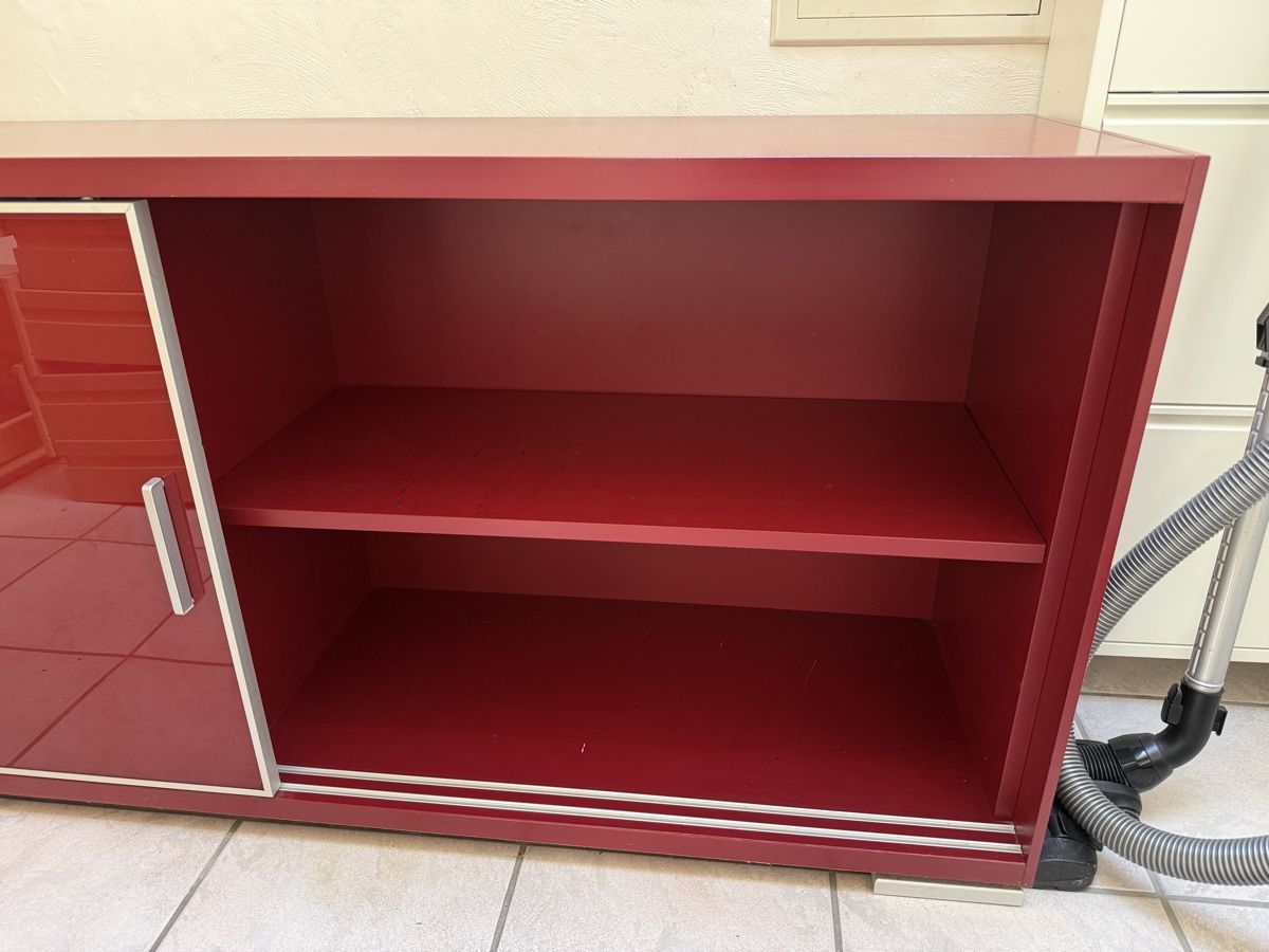Cassettiere: Rotes Sideboard mit Glasschiebetür! – Usato da Olten venduto da flosflomarkt 4