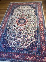 Orientalischer und Alter persischer Teppich (Bidjar)