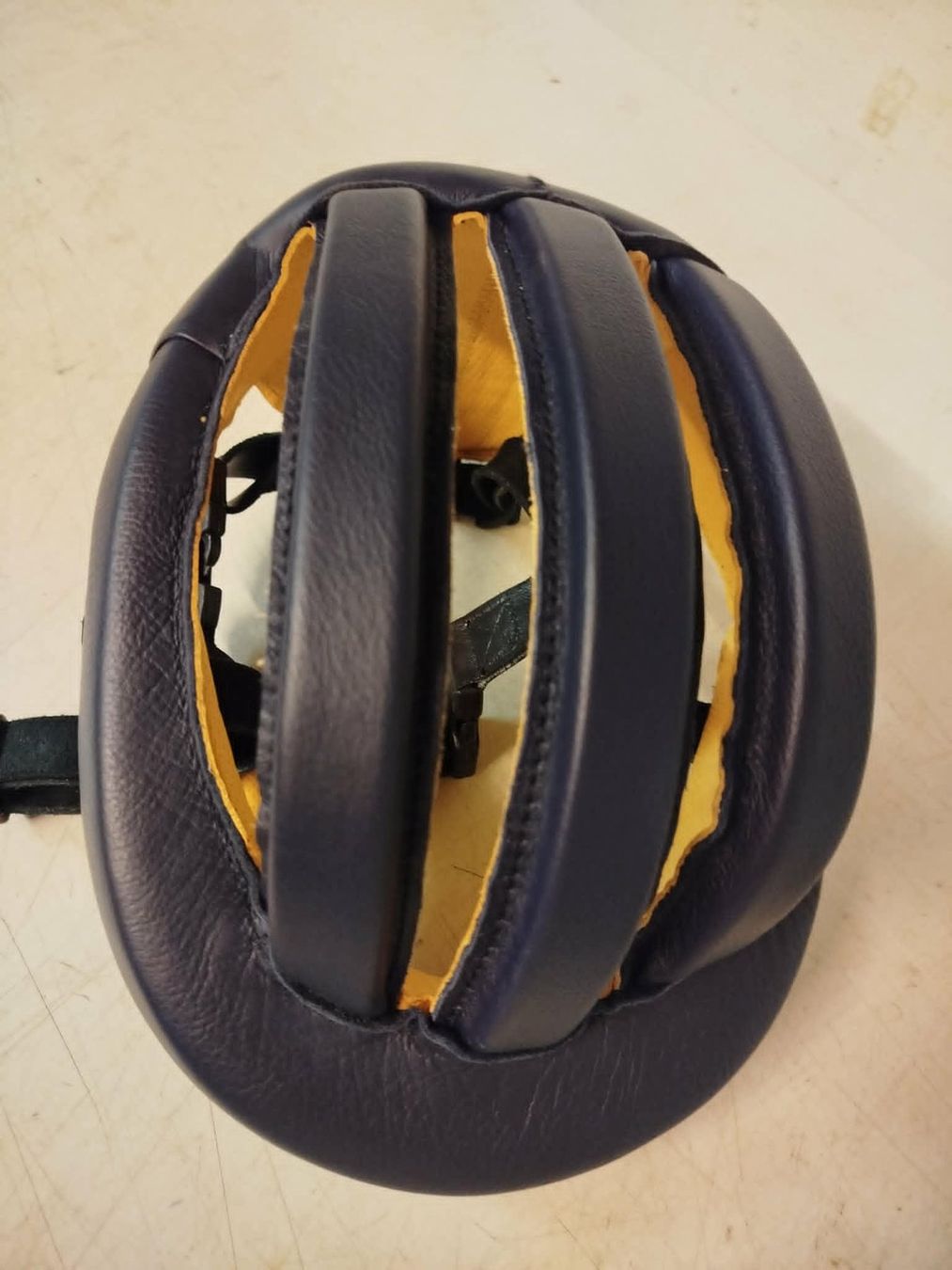 Schutz & Schoner: Casques de protection – Gebraucht aus La Chaux-de-Fonds von Emmaus2300CDF 4
