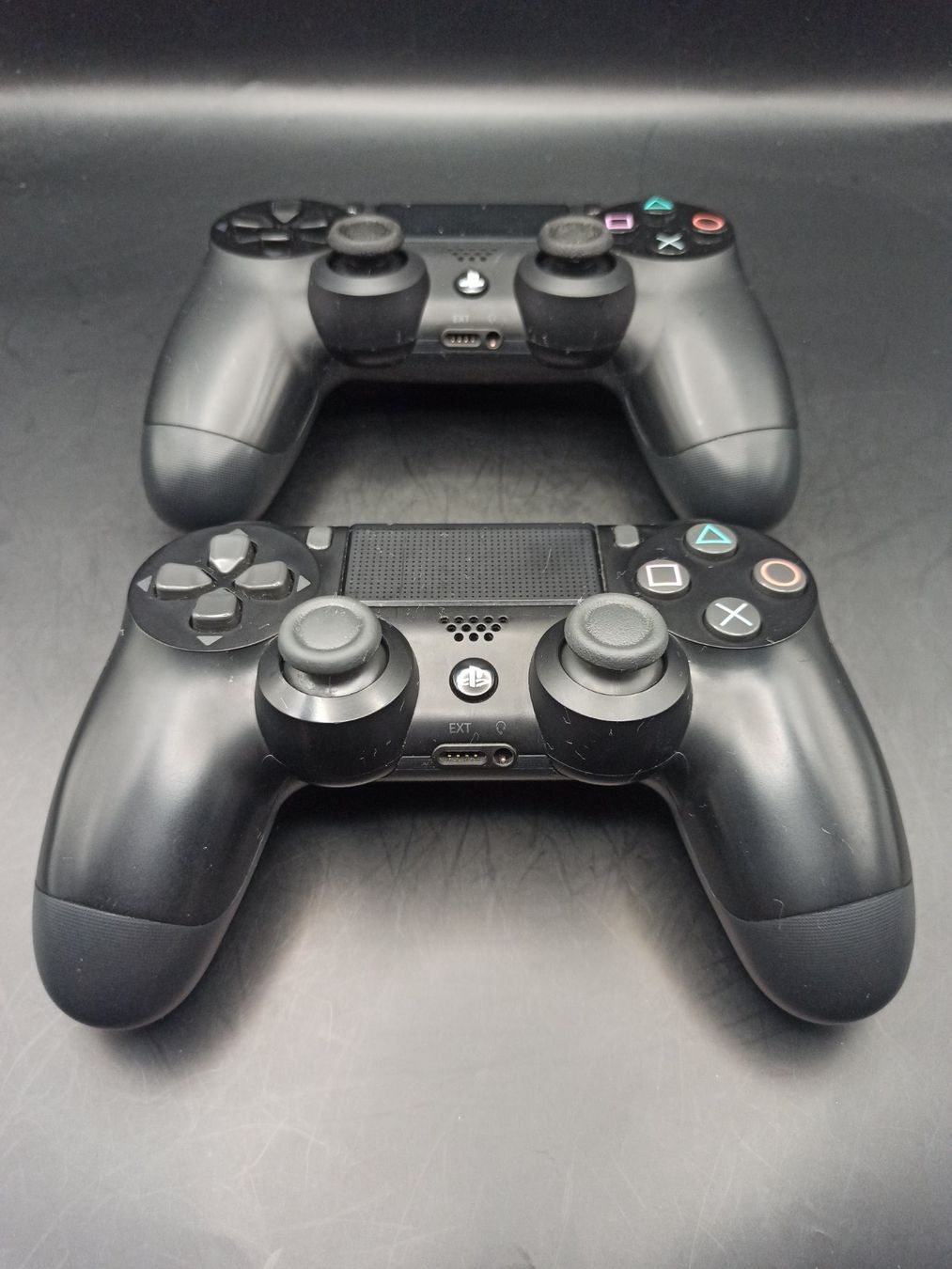 Controller: 2 x Original Controller Sony PS4 Wireless DualShock 4 – Usato da Oberweningen venduto da mar_87mx 1