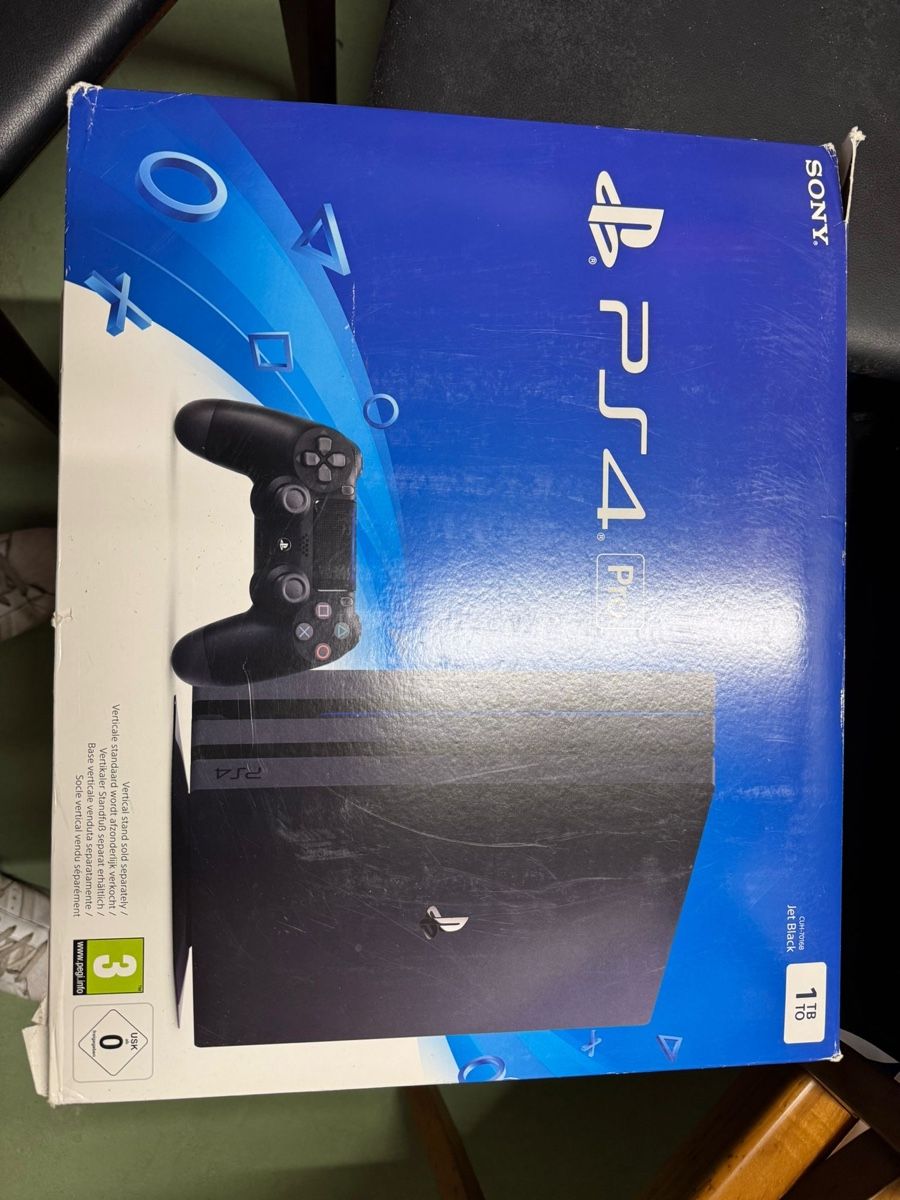 Console: PS4 Pro 1TB Speicher mit 4 Spielen – Usato da Basel venduto da FannySt