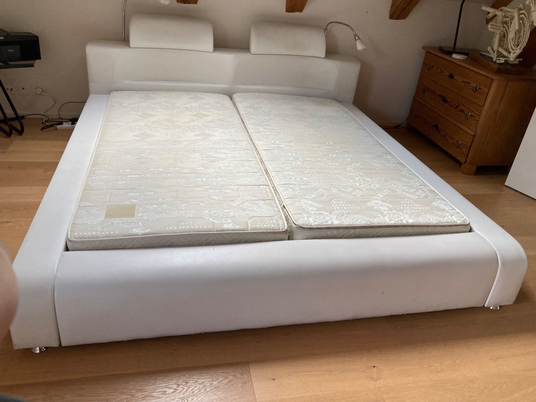 Lits: Bett – D'occasion à Bolligen par abara1 2
