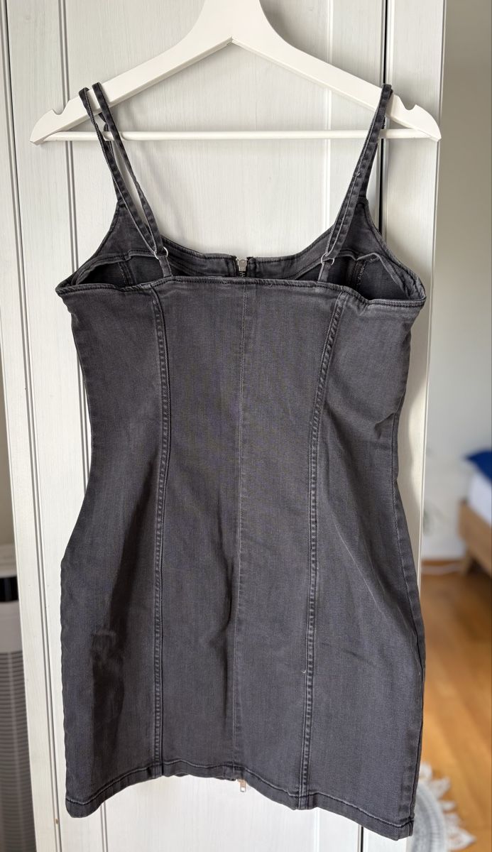 Monki Vestiti: Monki Jeanskleid, Grösse M – Usato da Zürich venduto da Rpapad 1