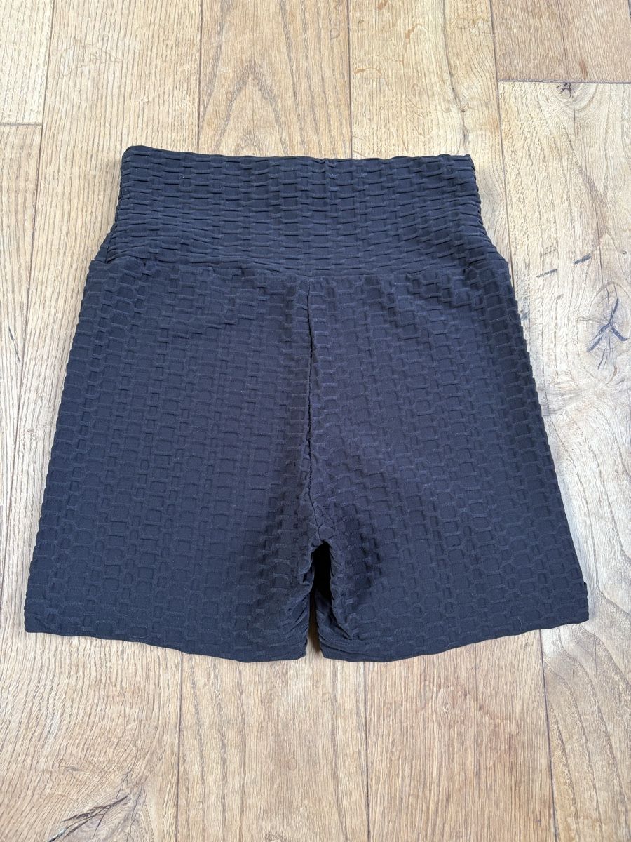 Shein Leggings: Schwarze Sport Shorts, Grösse M – Usato da Frauenfeld venduto da lin_77m9 1