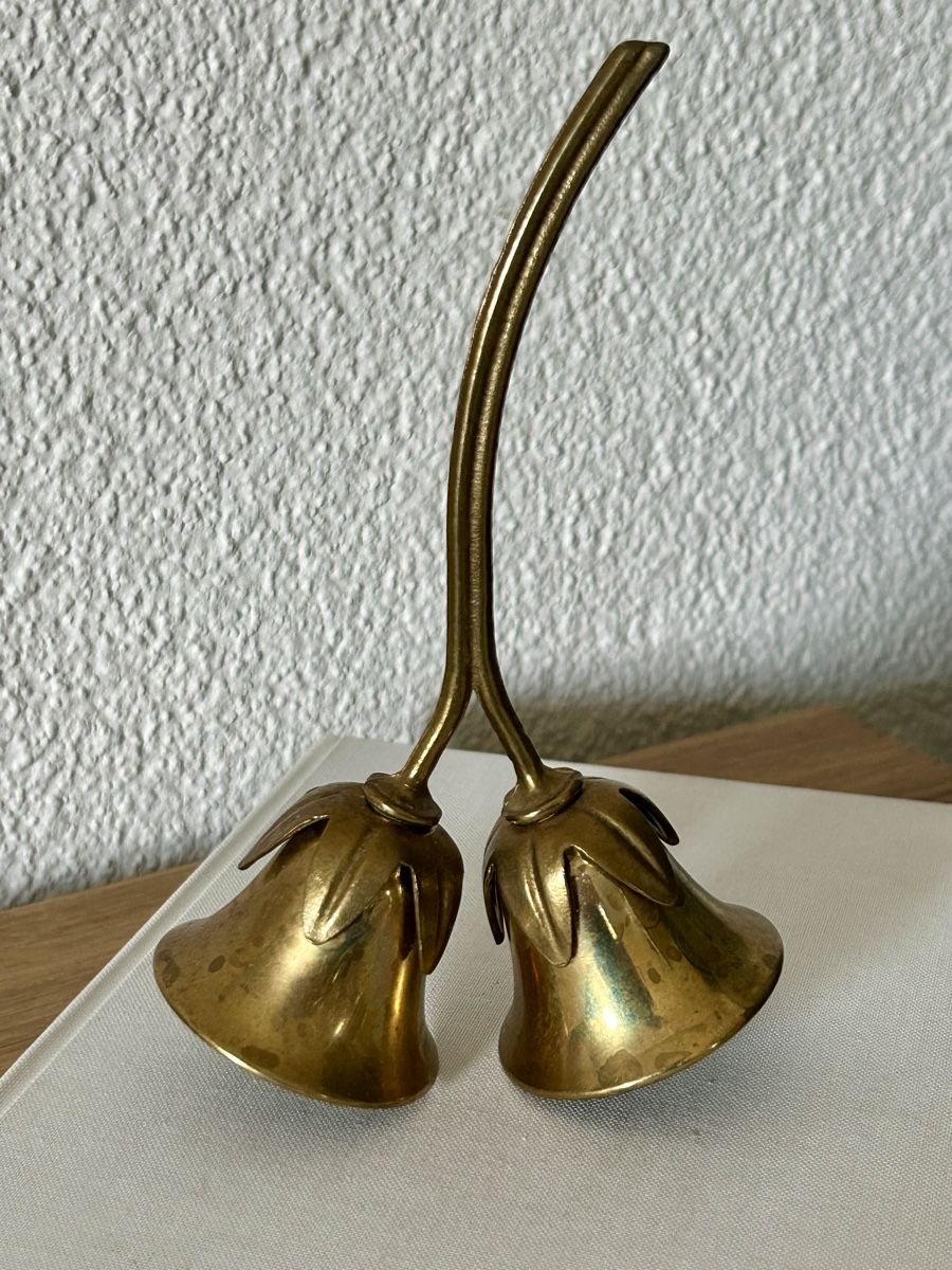 Campanacci mucche: Vintage Doppelglocke aus Messing Blumenform – Usato da Wettingen venduto da Mmccl
