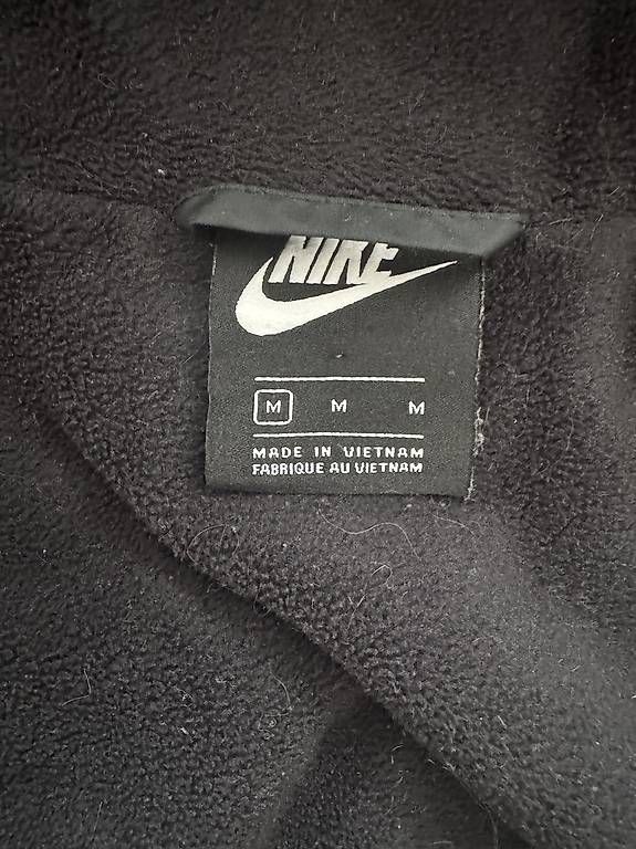 Giacche: Veste Nike à capuche  – Usato da Ursy venduto da LiloNorma 2