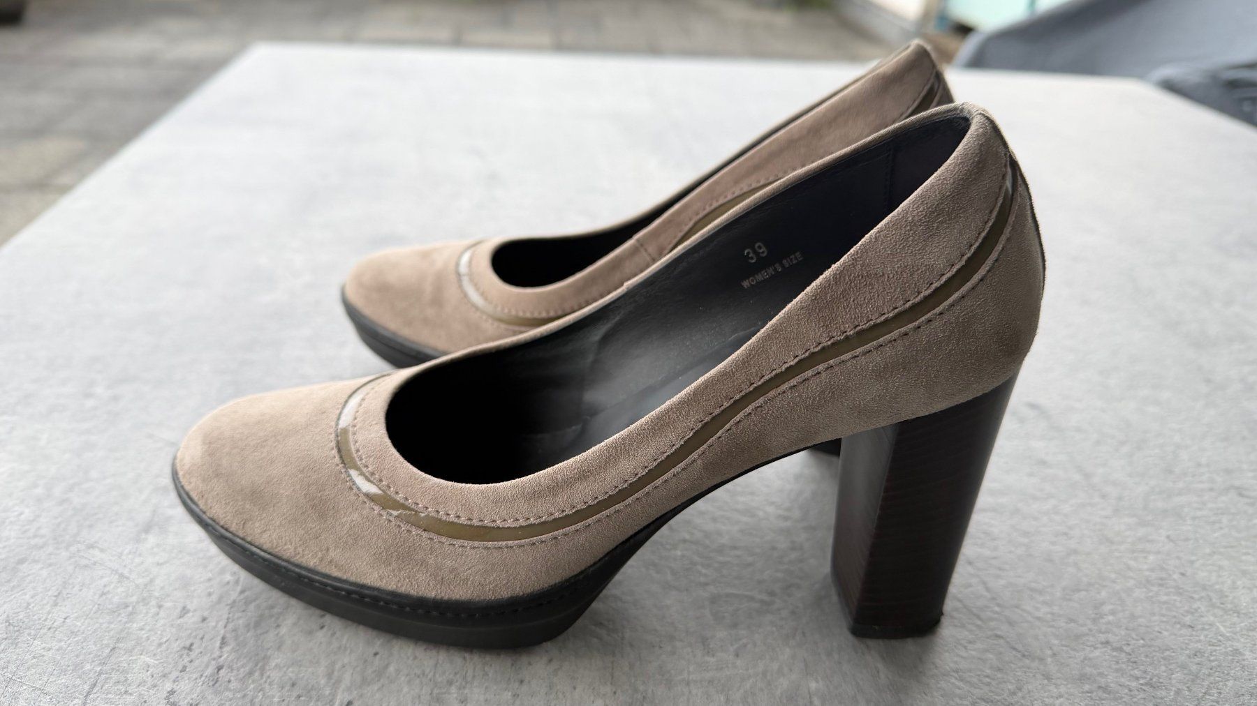 Tod'S Scarpe da donna: TOD'S Pumps Wildleder hellgrau Grösse 39 – Nuovo (secondo la descrizione) da Steinhausen venduto da Thisplacer 1