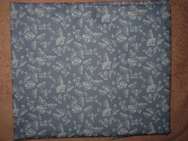 Baumwollstoff graublau mit Streublumen