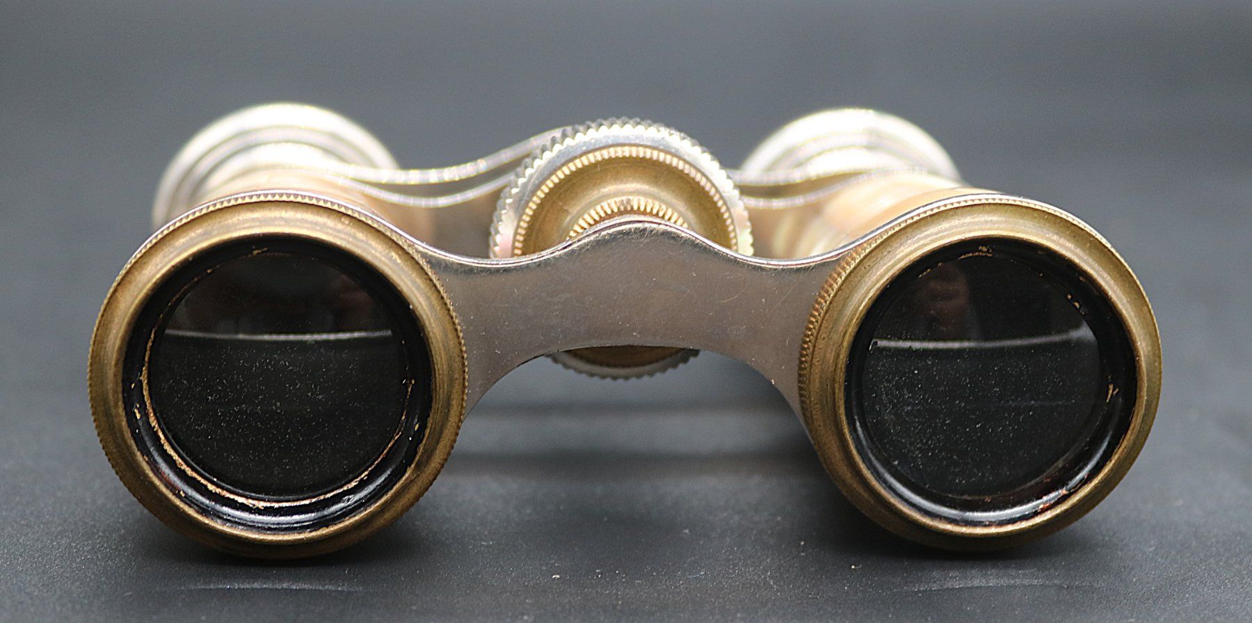 Feldstecher: Opernglas/ Theaterglas Perlmutt, Dekoration – Gebraucht aus Volketswil von brockipfannenstil 1