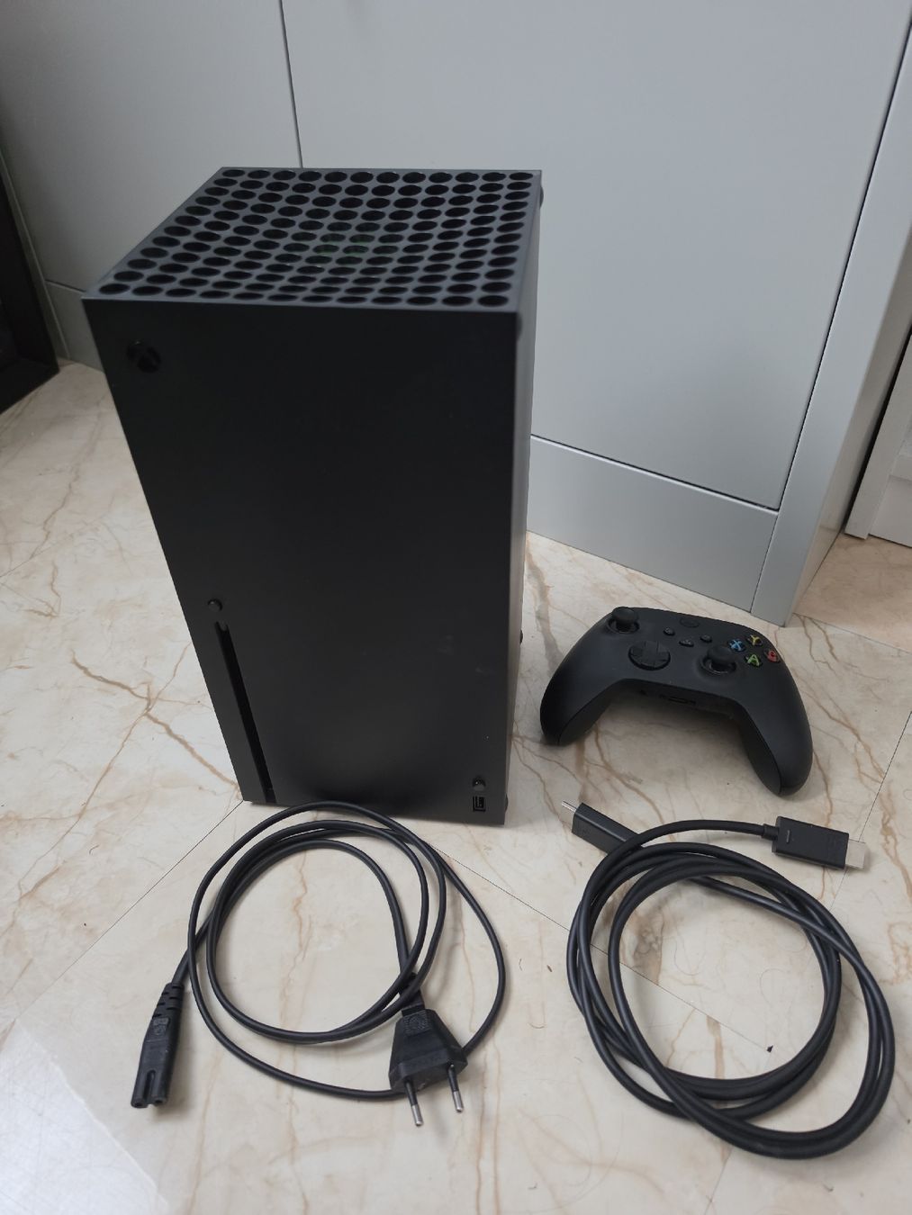 Microsoft Console: Microsoft Xbox Series X Konsole 1TB mit Controller schwarz – Usato da Bellach venduto da Vegeta23