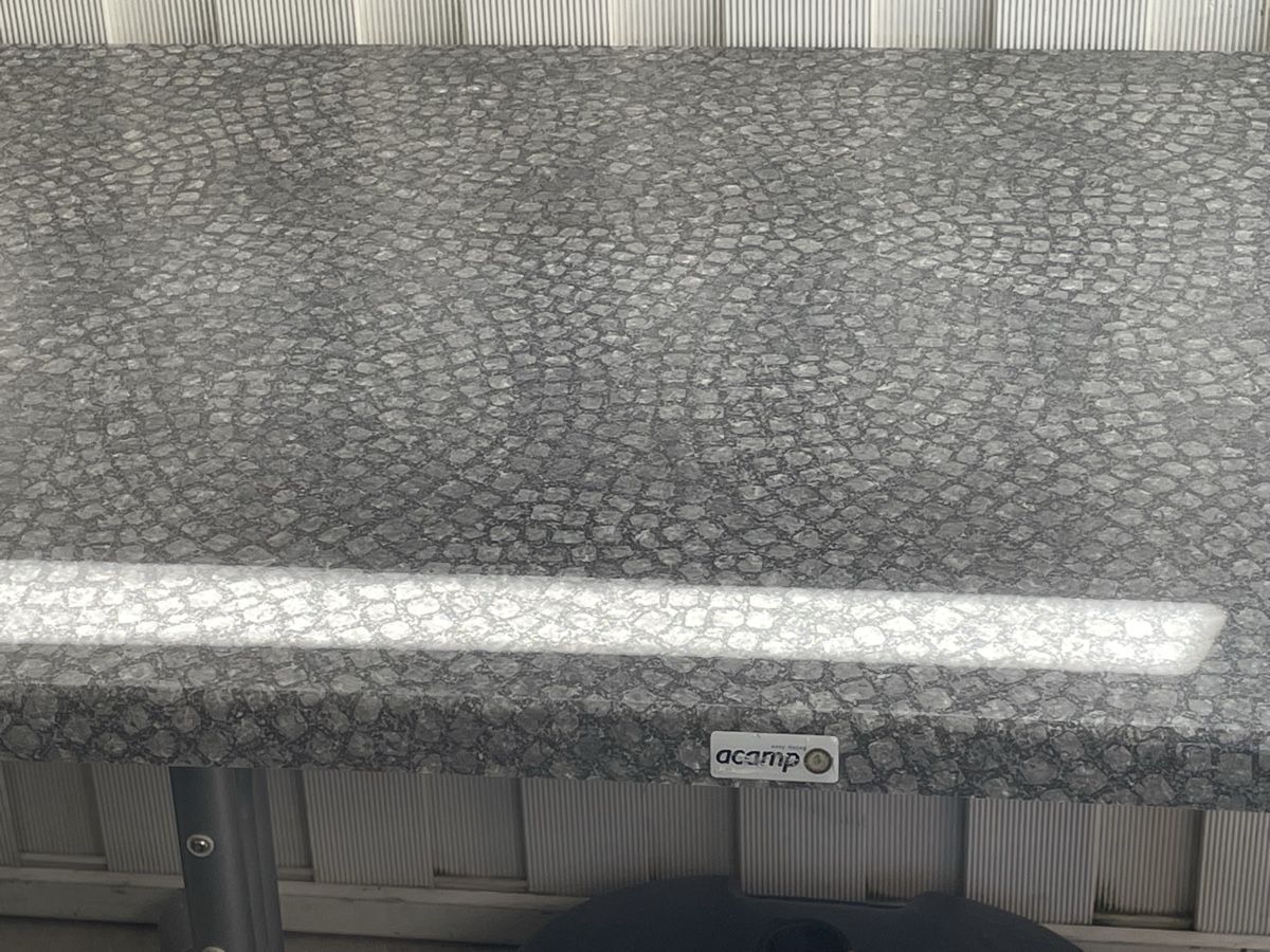 Tische: Acamp Balkontisch Gartentisch Grau Mosaik Optik  – Gebraucht aus Gossau ZH von Lavinia07 2