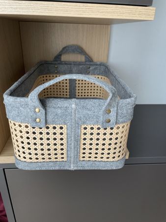 Cesto portaoggetti in feltro e rattan - Nuovo!